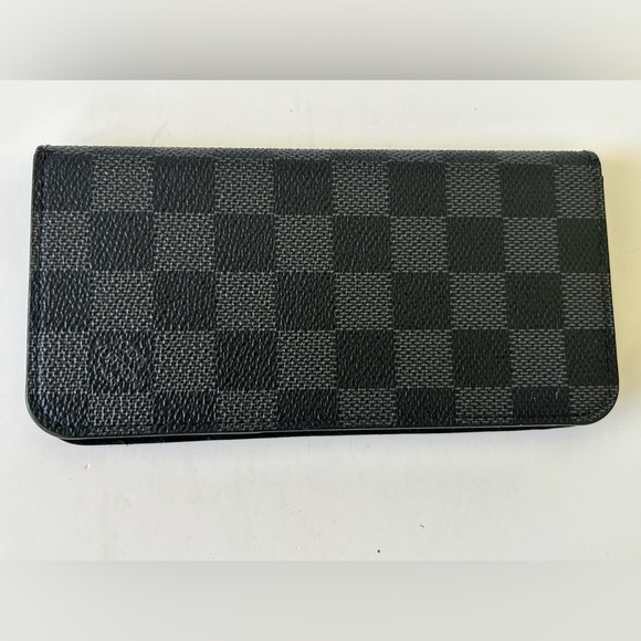 Louis Vuitton Damier Graphite Canvas iPhone Wallet Folio Case - Picture 8 of 10